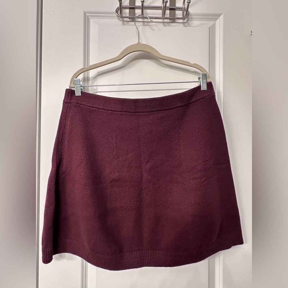 Banana Republic Elegant Burgundy Knit Skirt - XL